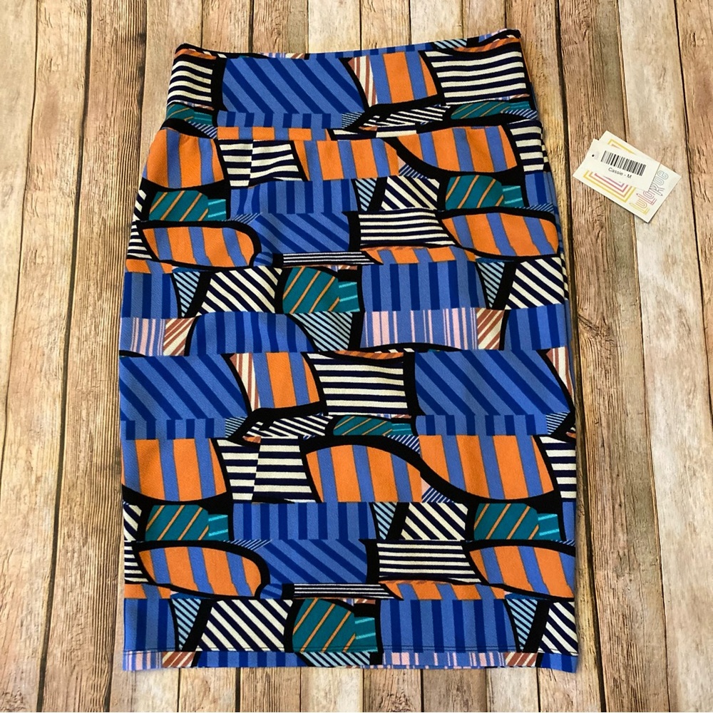 NWT LuLaRoe Cassie M Multicolor Patterned Pencil Skirt